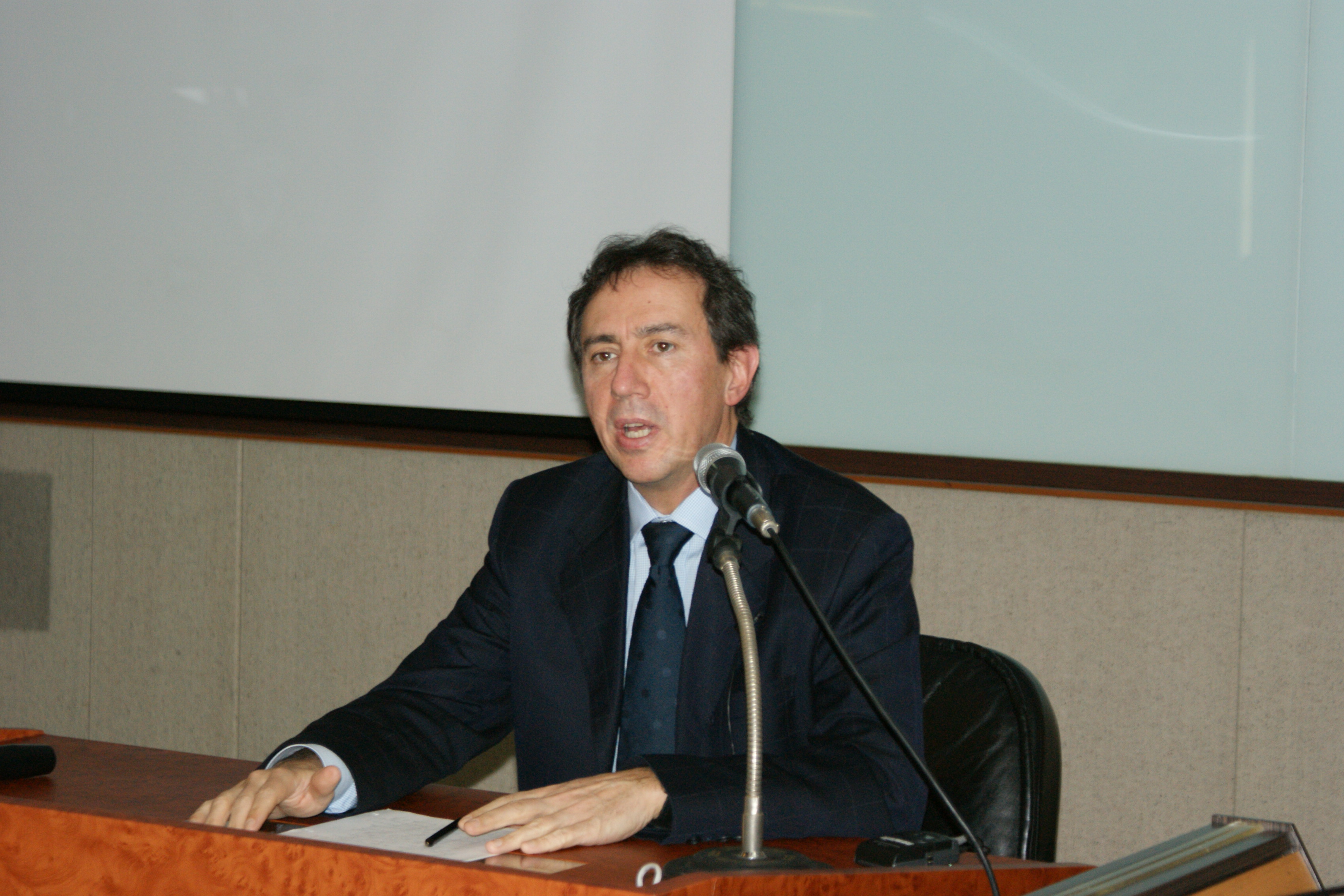 Managing capital flows and growth