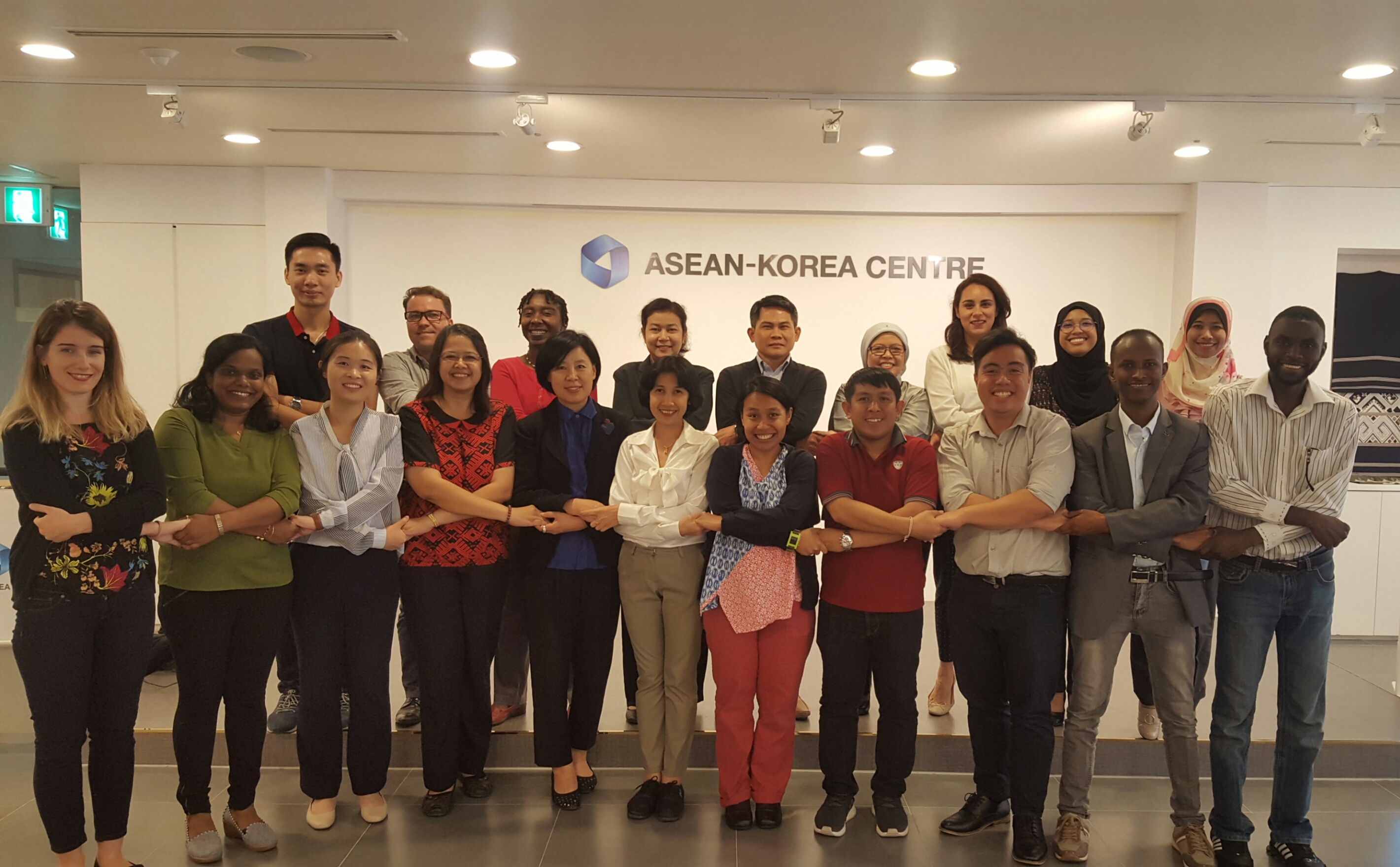 ASEAN Forum organize a field trip to intergovernmental organizations