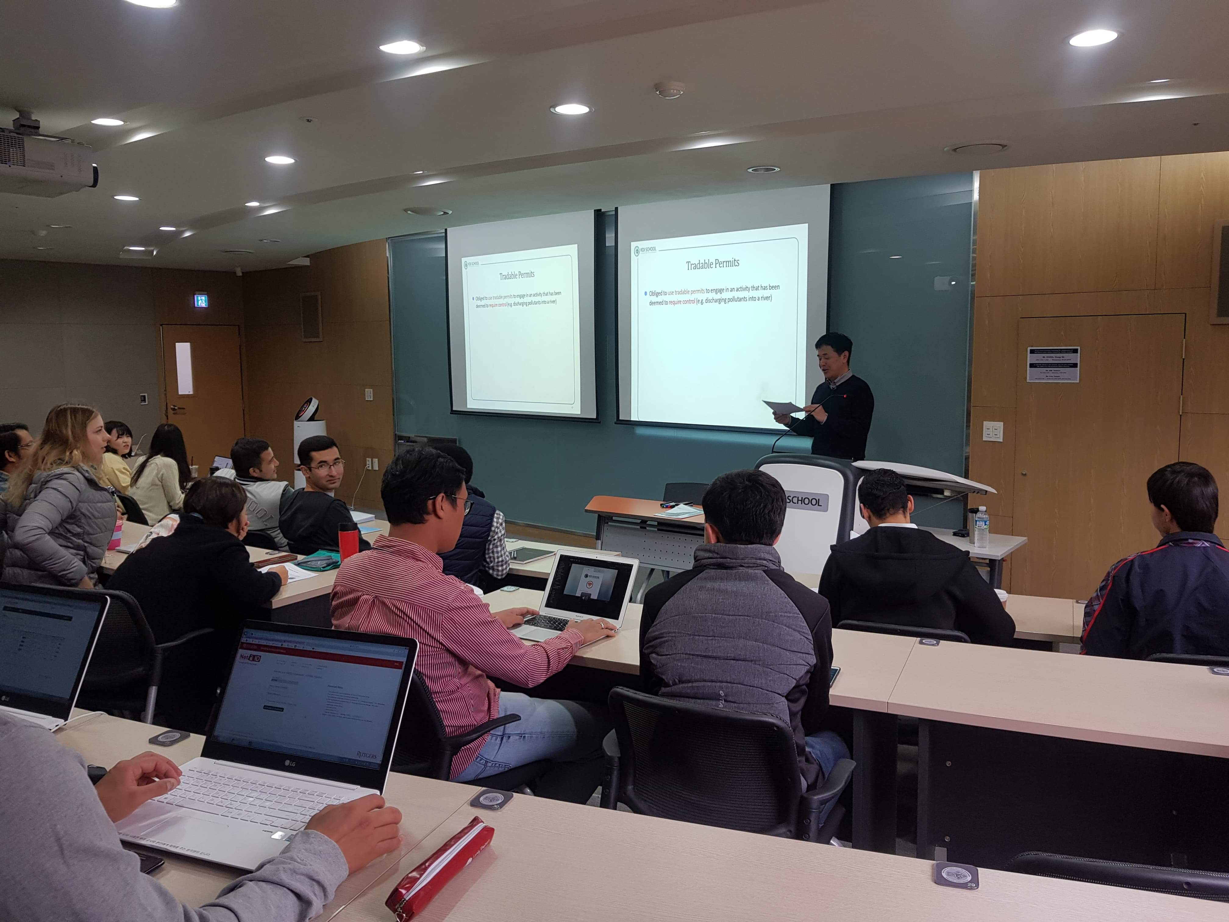 Prof Lee Suil launches course on Regulation at KDIS