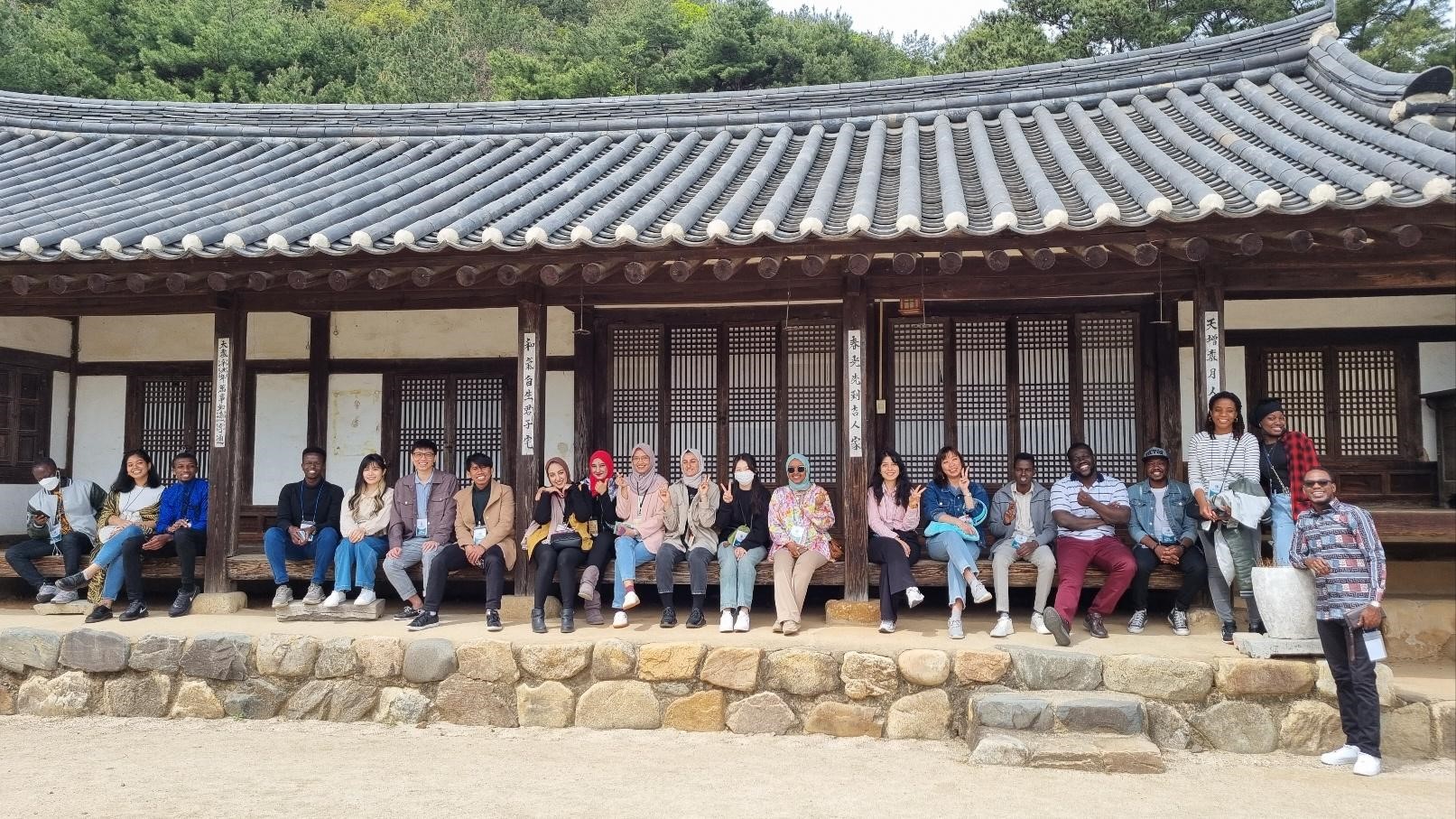 Exploring the Rich History of Cheongju: KDI Students' Last Spring Field Trip