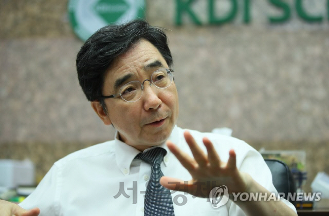 [서울경제]코로나로 '폐쇄적 민족주의' 부상하는데…한국의 외교전략은?: [보도기사] KDI대학원
