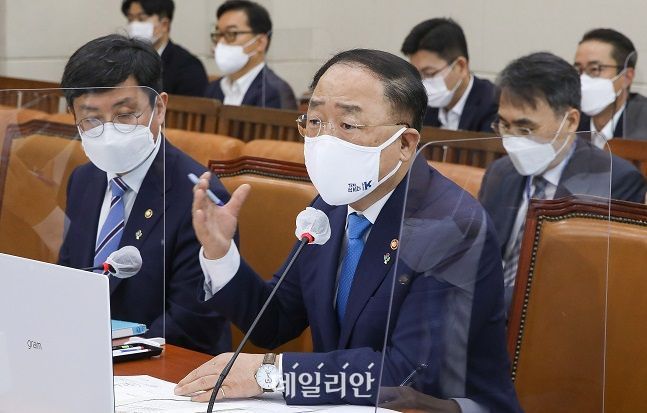 [데일리안] 통화 정책 '정상화' 외치는 한국은행...'응답하라' 기재부 : [보도기사] 김현욱 교수